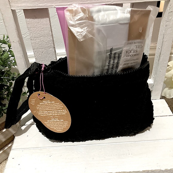 VS PINK Fresh & Clean Gift Set & Fresh & Clean Candle ~NWT~ - Picture 6 of 6